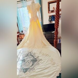 Elegant sweethearts gown by Gunnesax ! Never worn still has original tags